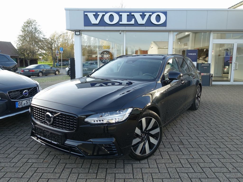 Volvo V90 2025