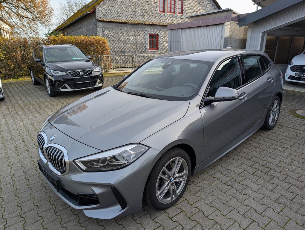BMW 120 2022