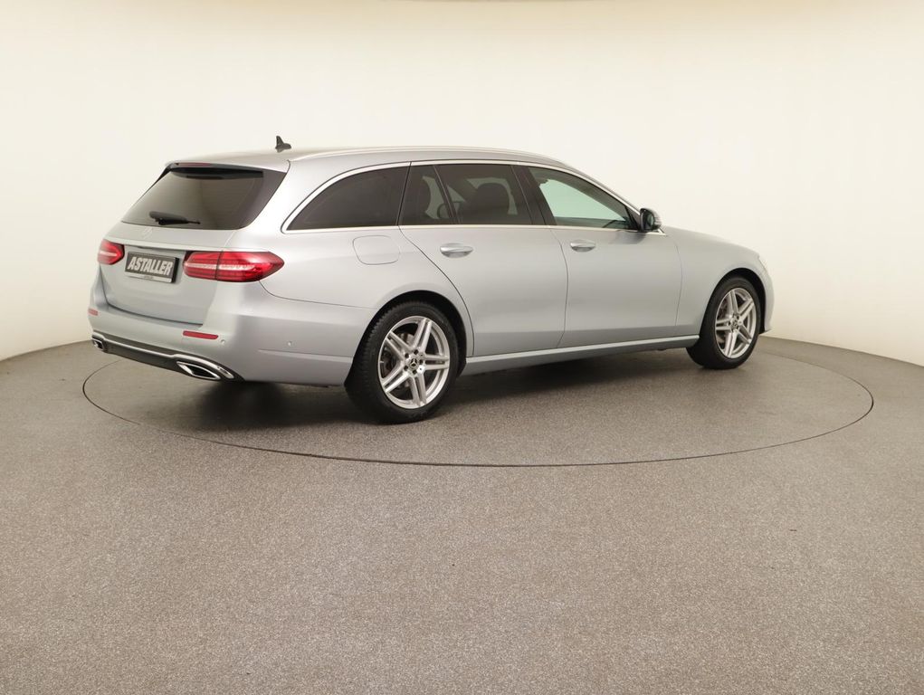 Mercedes-Benz E 220 2022