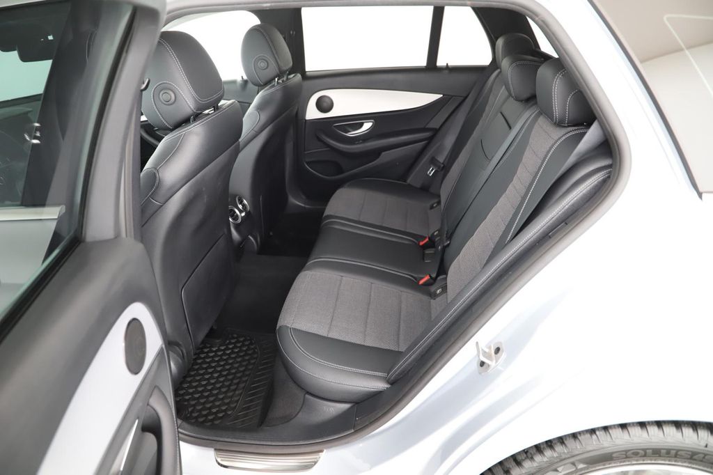 Mercedes-Benz E 220 2022