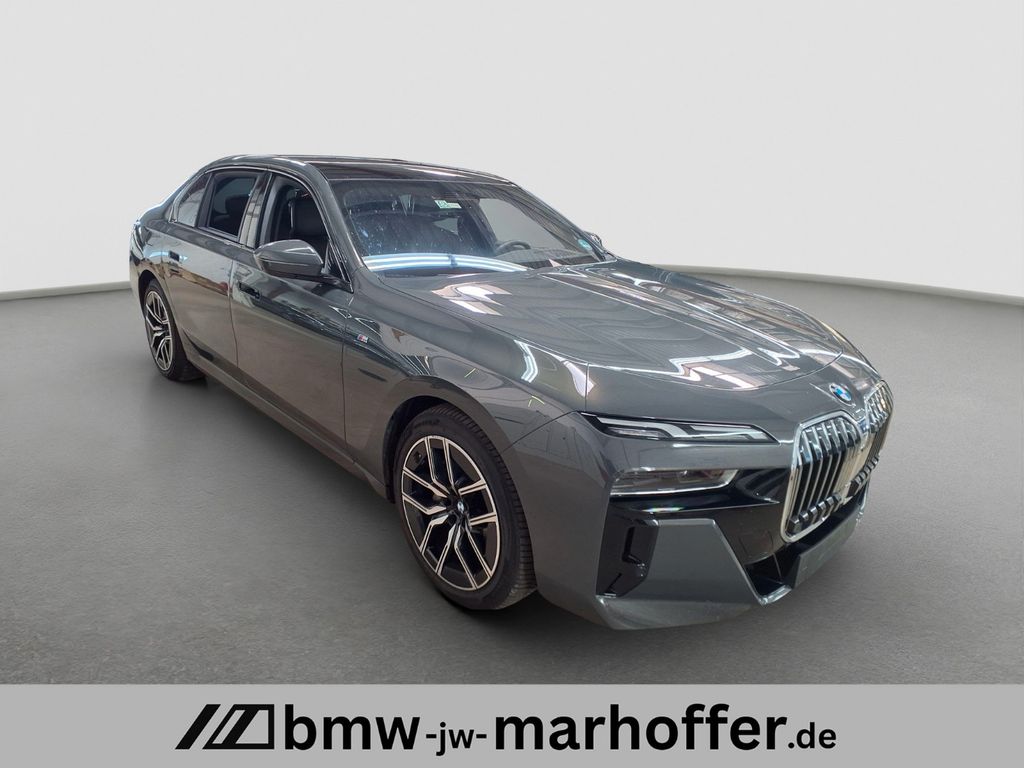 BMW 740 2024