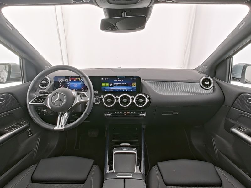 Mercedes-Benz B 220 2024