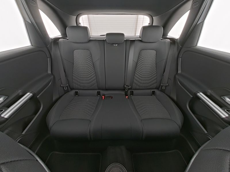 Mercedes-Benz B 220 2024