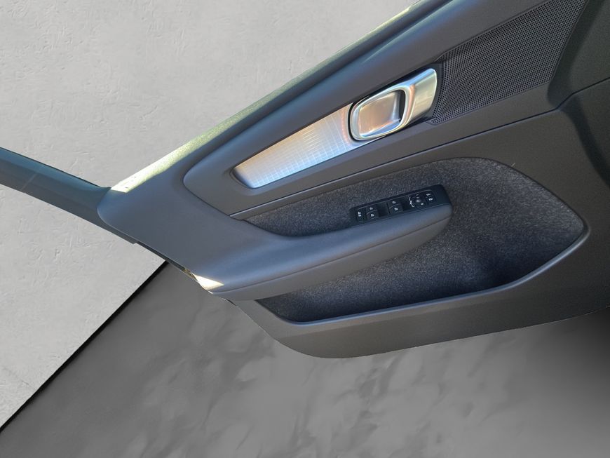 Volvo XC40 2024