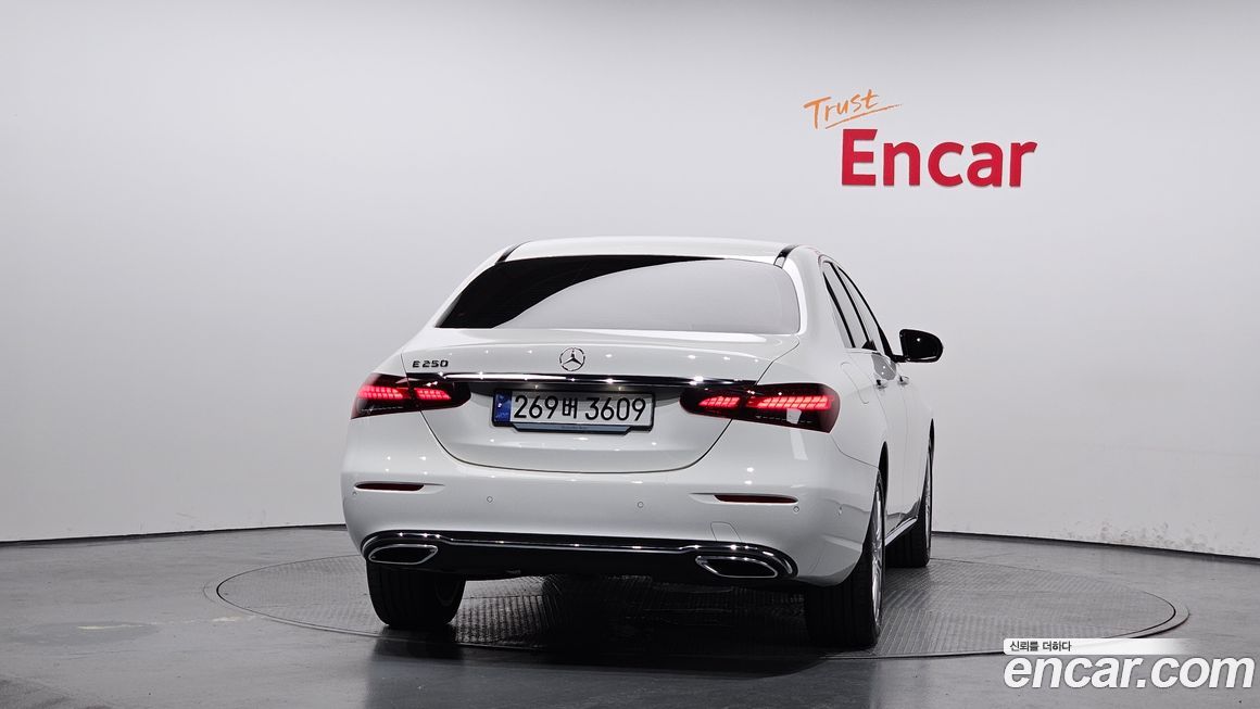 Mercedes-Benz E-Class 2023