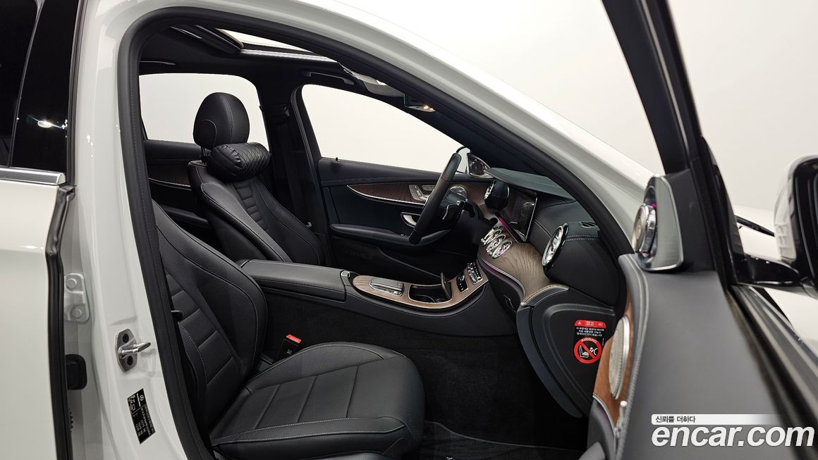 Mercedes-Benz E-Class 2023