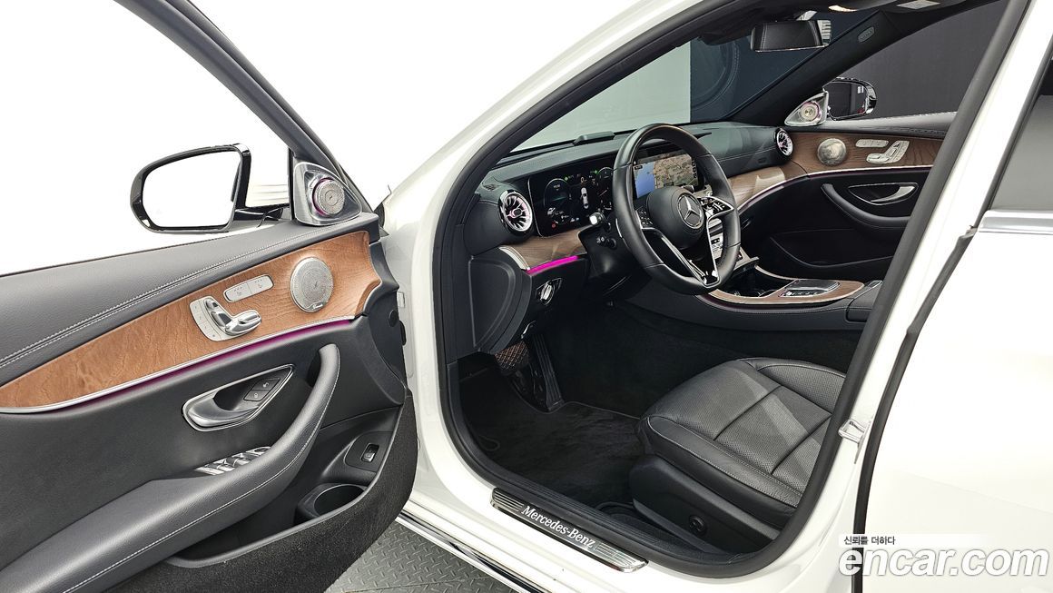 Mercedes-Benz E-Class 2023