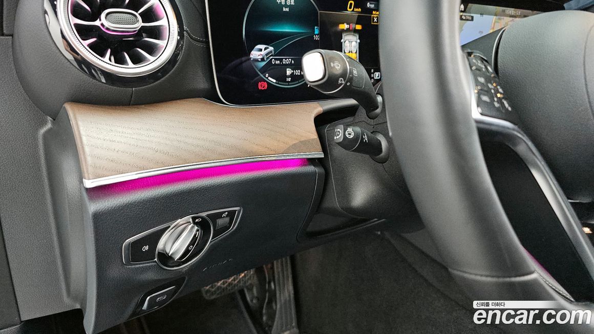 Mercedes-Benz E-Class 2023