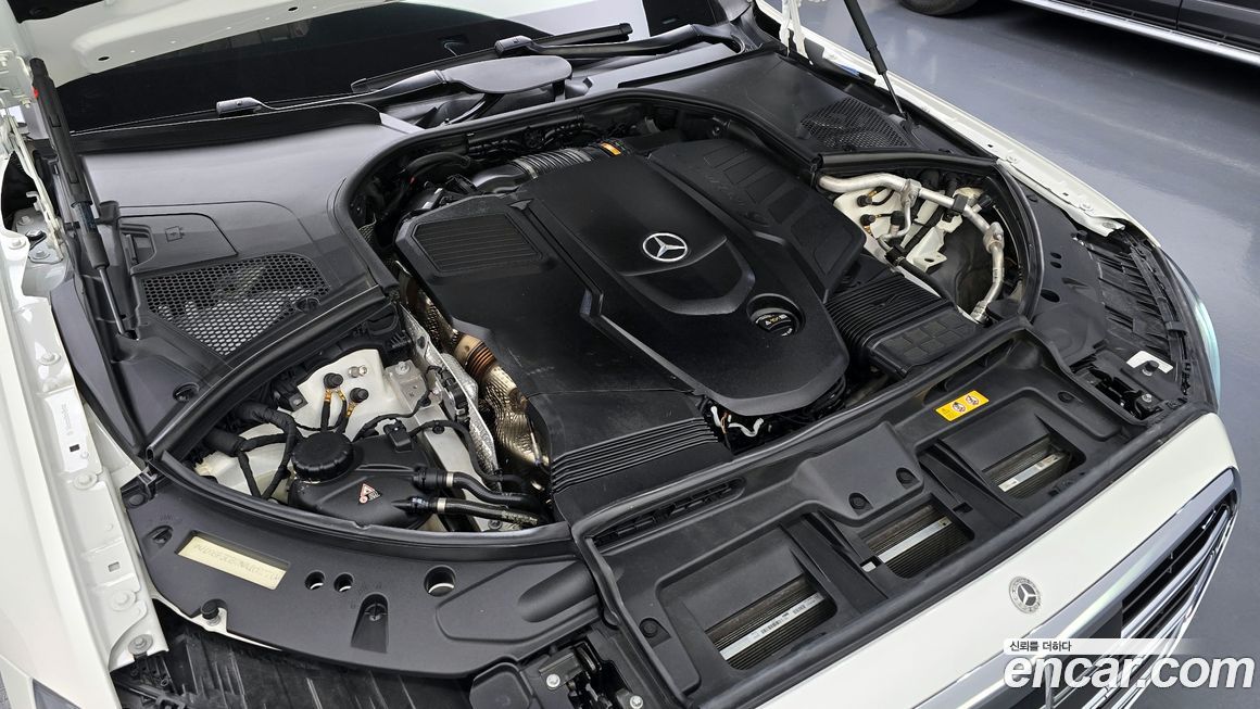 Mercedes-Benz S-Class 2022