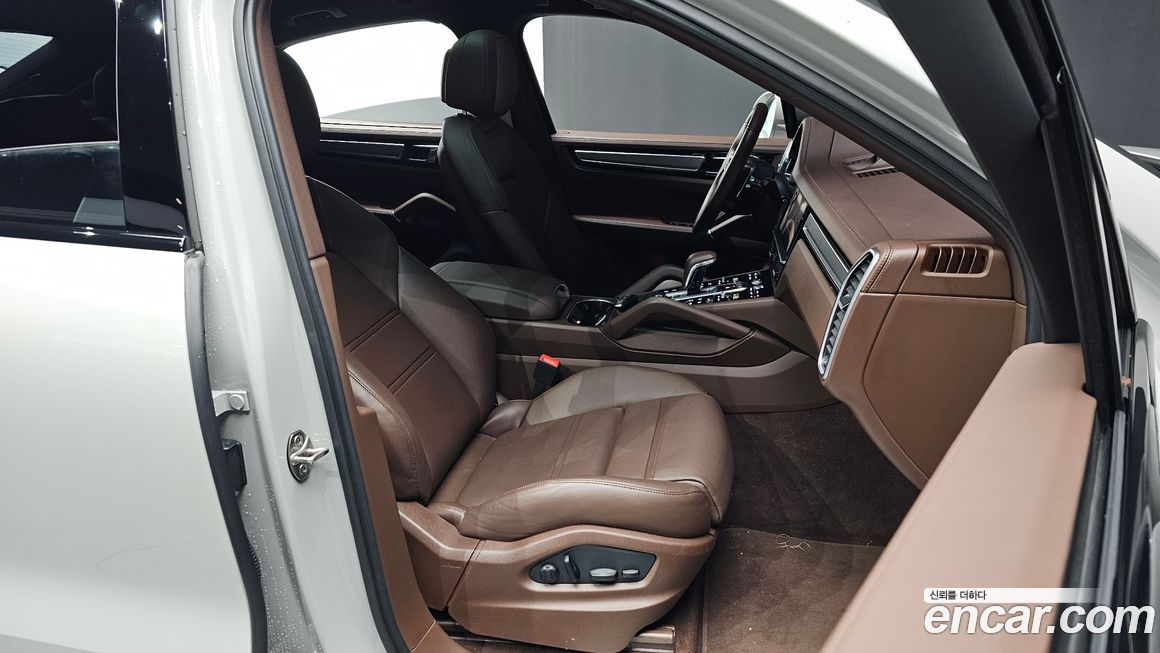 Porsche Cayenne 2023