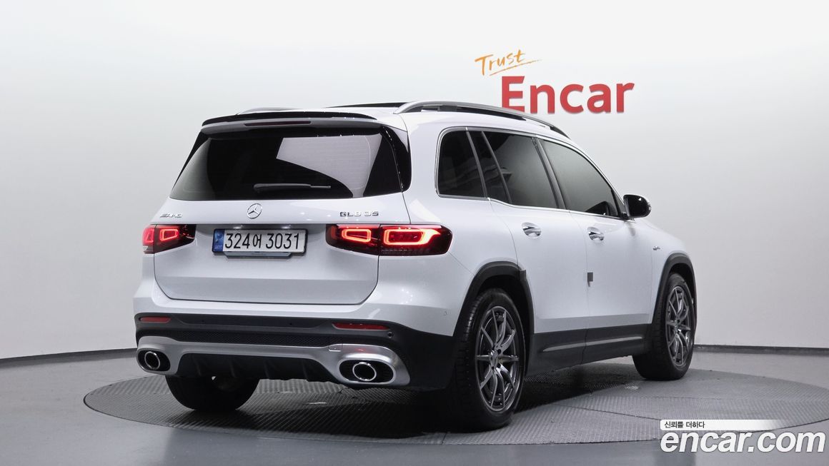 Mercedes-Benz GLB-Class 2023