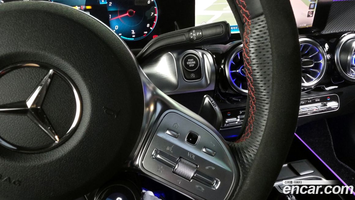 Mercedes-Benz GLB-Class 2023