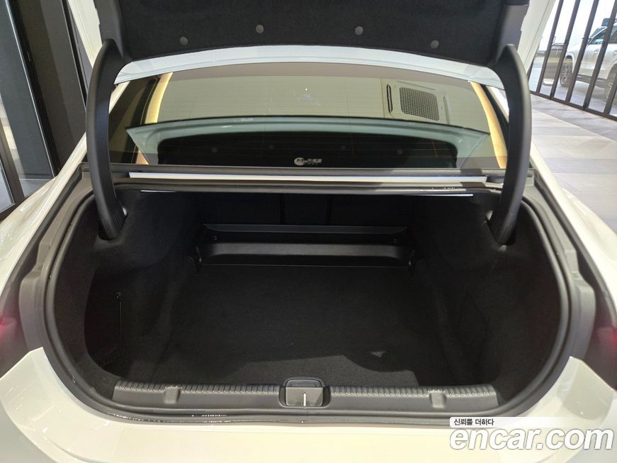 Mercedes-Benz EQE 2022