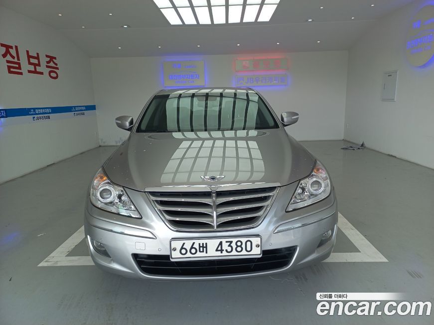 Hyundai Genesis 2010