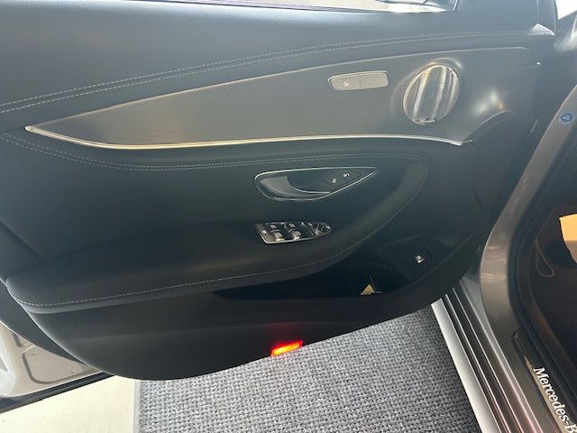 Mercedes-Benz E 300 2023