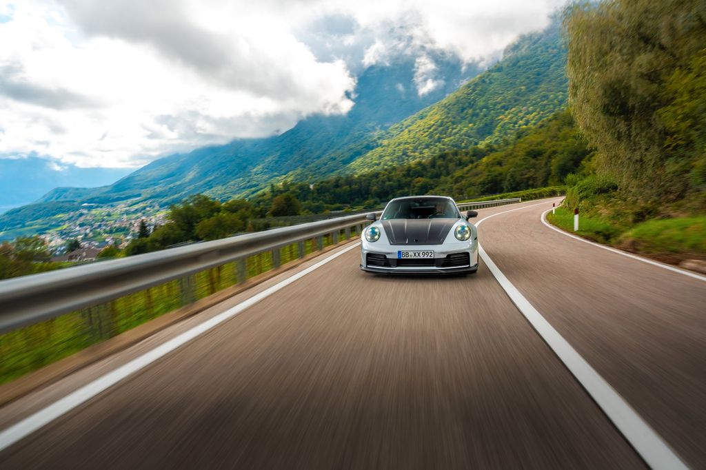 Porsche 992 2025