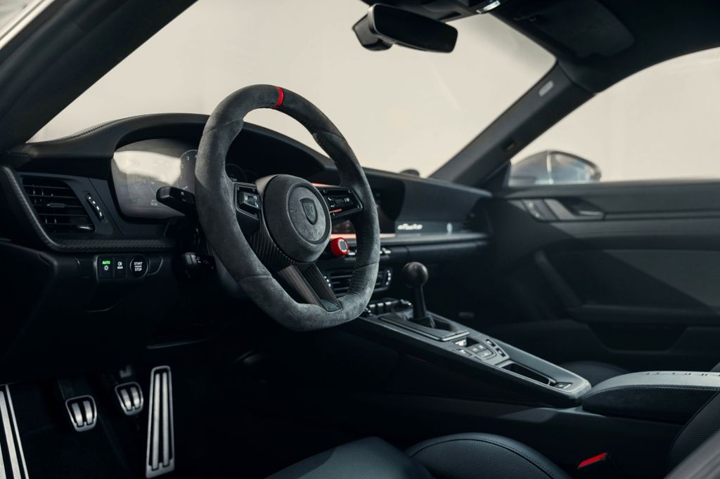 Porsche 992 2025