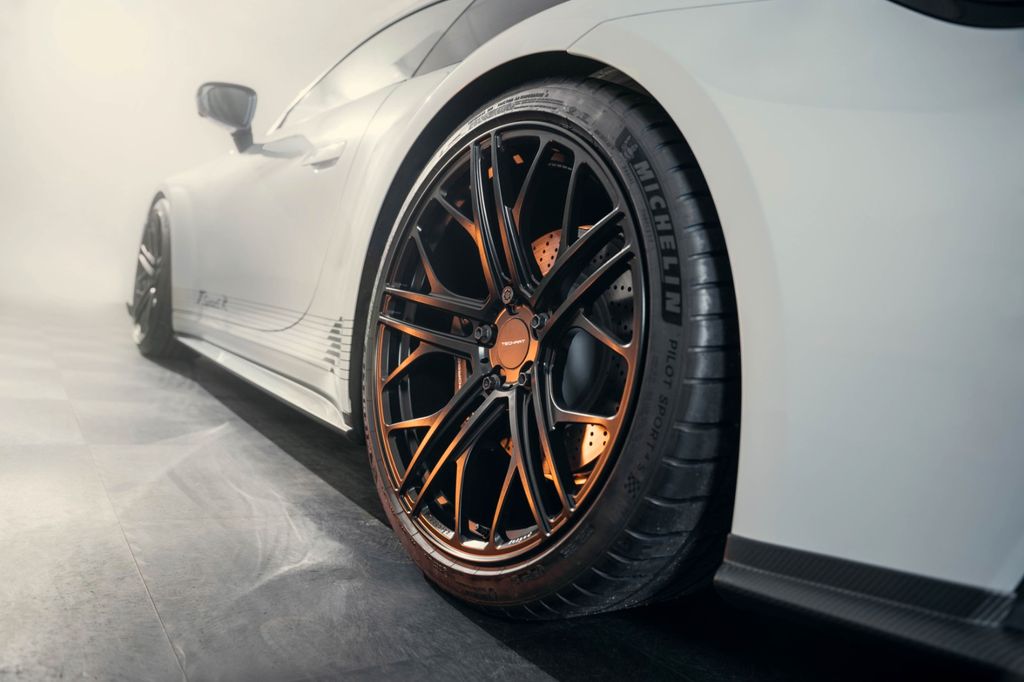 Porsche 992 2025