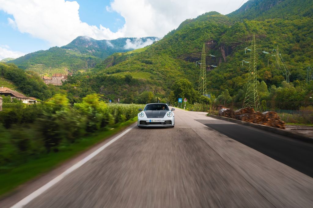 Porsche 992 2025
