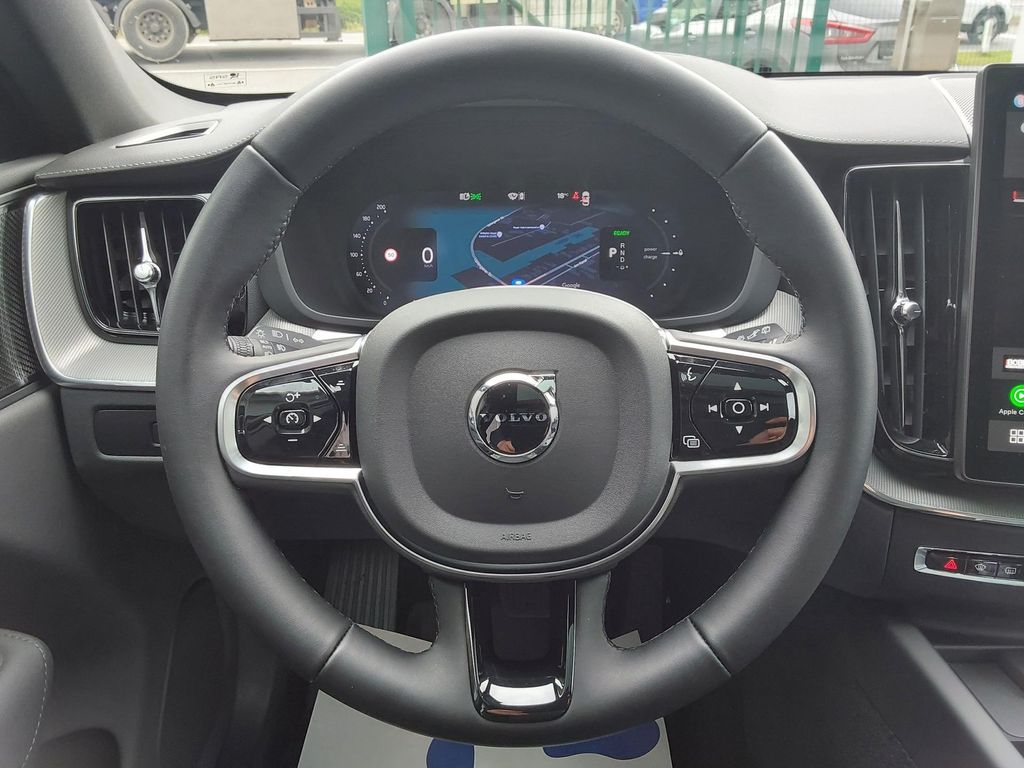Volvo XC60 2025