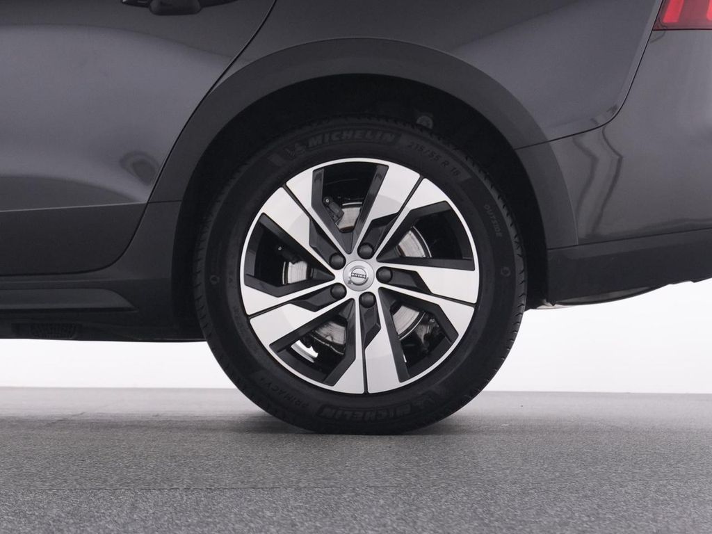 Volvo V60 Cross Country 2023
