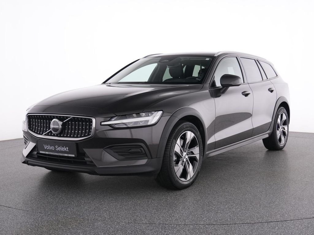 Volvo V60 Cross Country 2023
