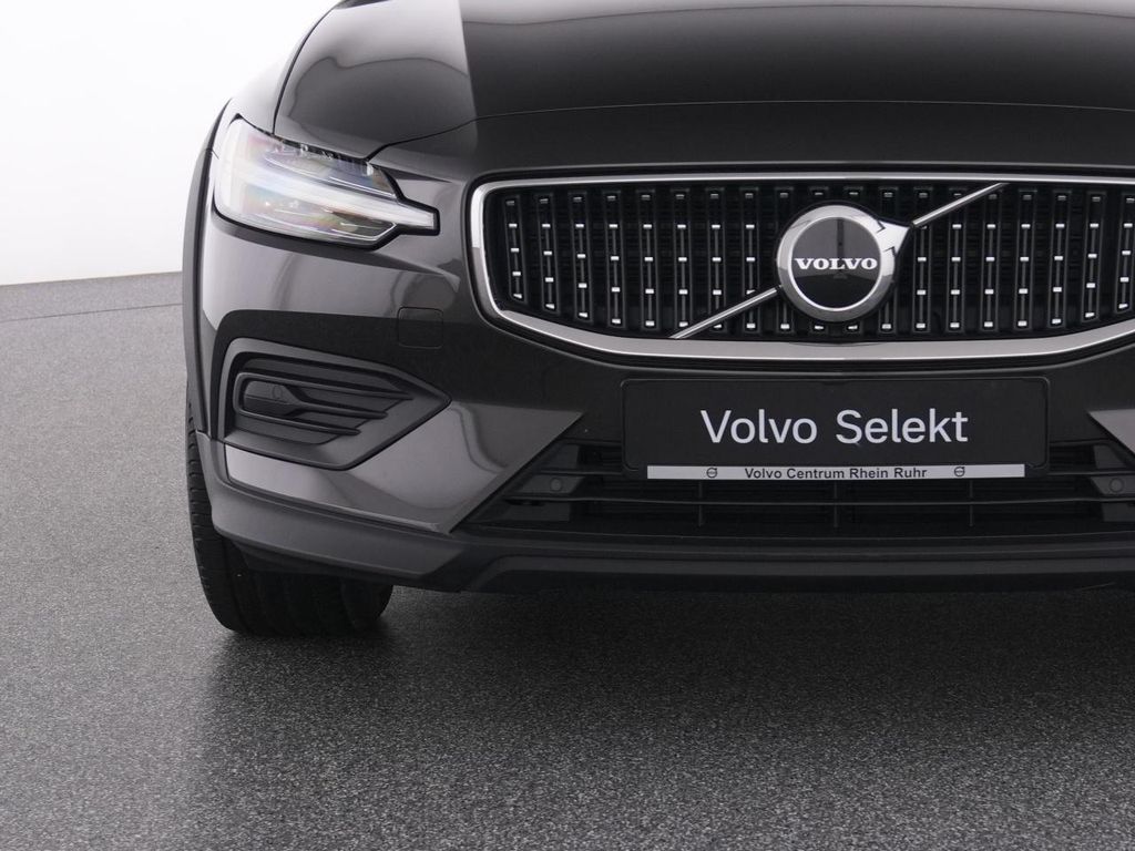 Volvo V60 Cross Country 2023