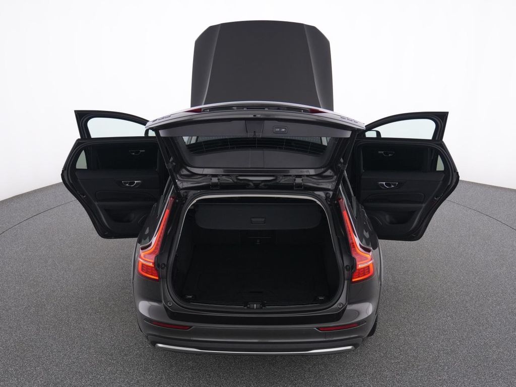 Volvo V60 Cross Country 2023