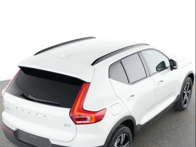 Volvo XC40 2025