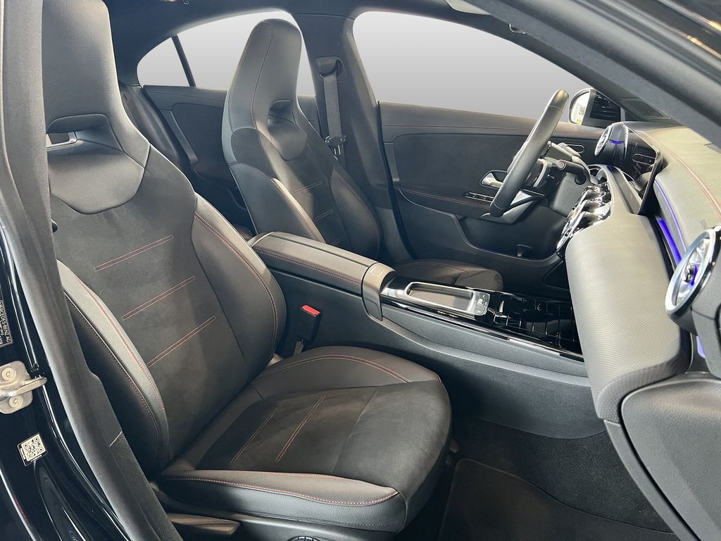 Mercedes-Benz CLA 200 2024