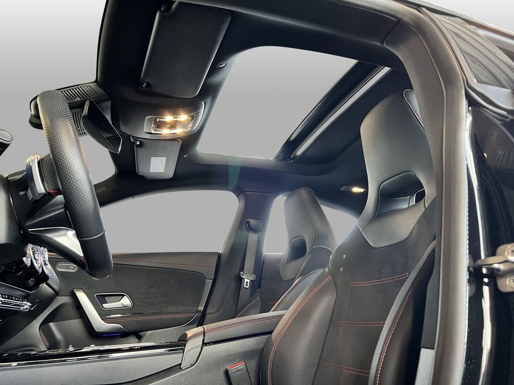 Mercedes-Benz CLA 200 2024