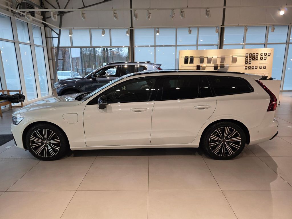 Volvo V60 2025