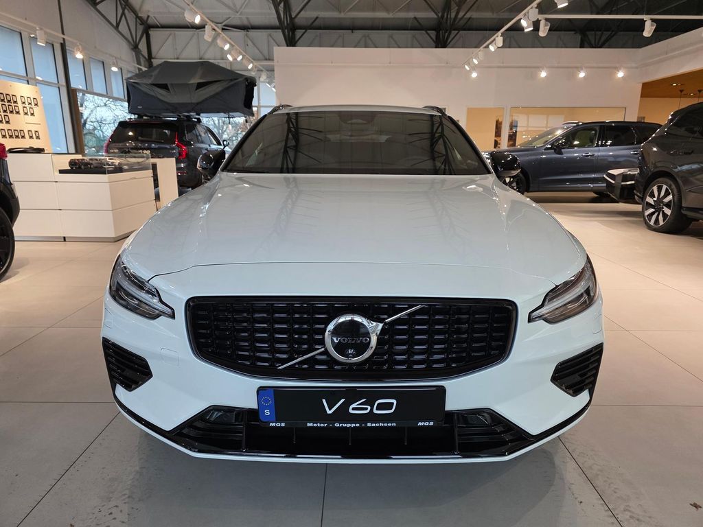 Volvo V60 2025