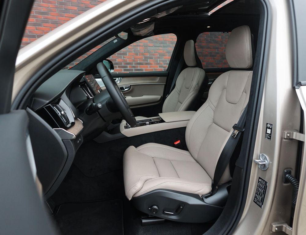 Volvo XC90 2025