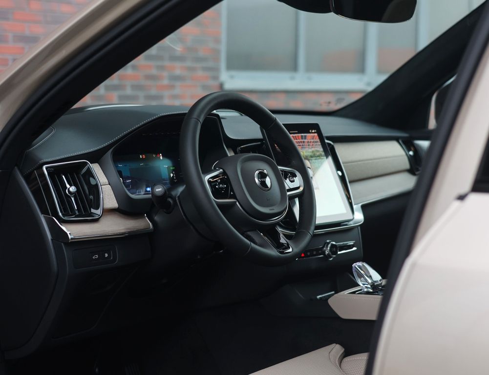Volvo XC90 2025