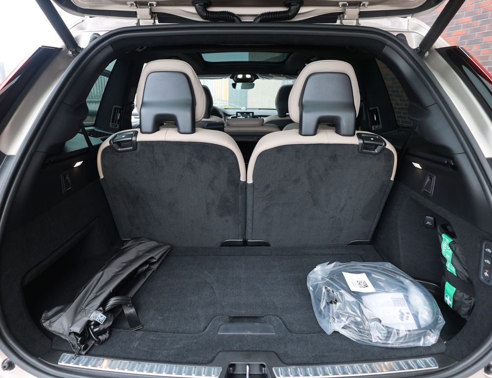 Volvo XC90 2025