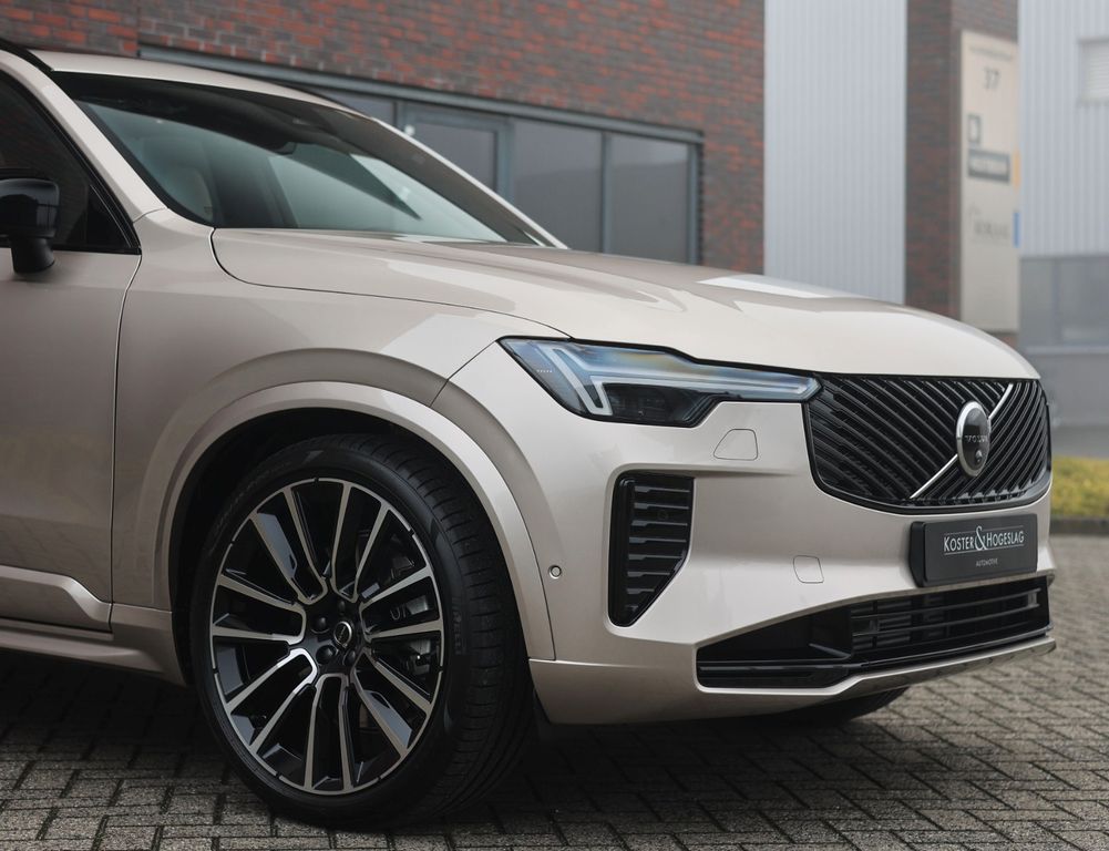 Volvo XC90 2025