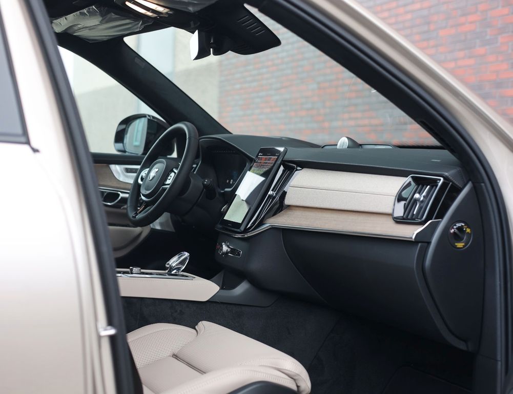 Volvo XC90 2025