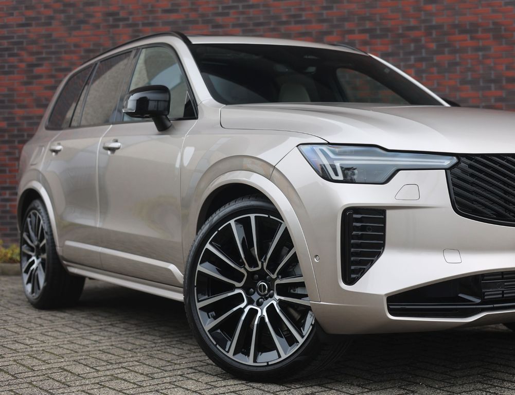 Volvo XC90 2025