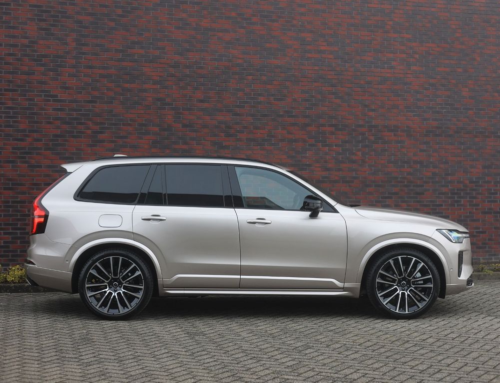 Volvo XC90 2025