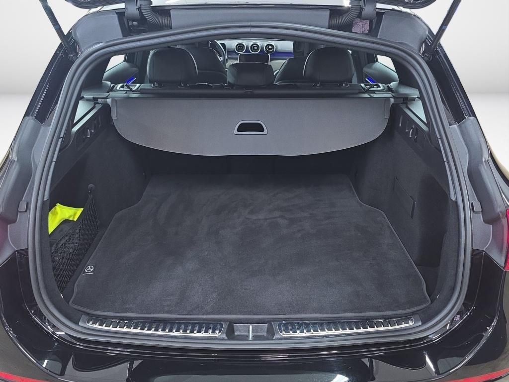 Mercedes-Benz C 220 2025