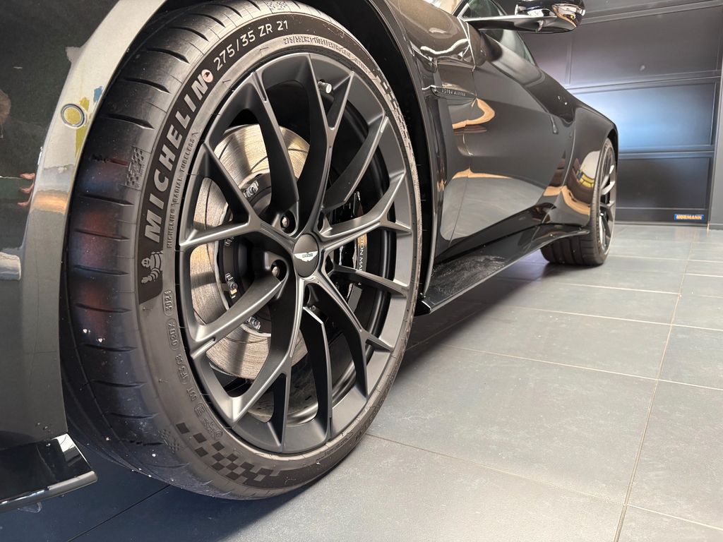 Aston Martin V8 Vantage