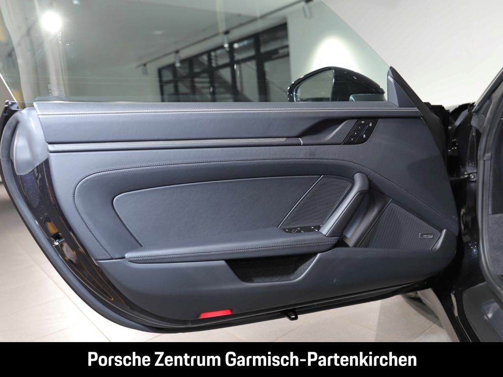 Porsche 992 2025