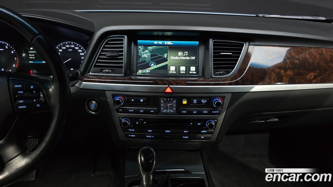 Hyundai Genesis 2016