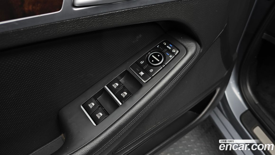 Hyundai Genesis 2016