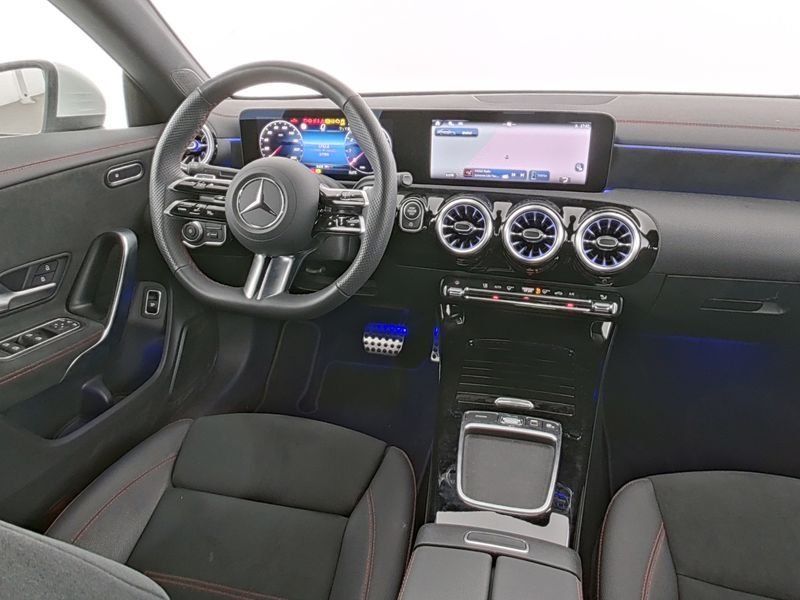 Mercedes-Benz CLA 180 2024