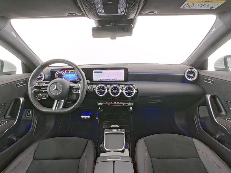Mercedes-Benz CLA 180 2024