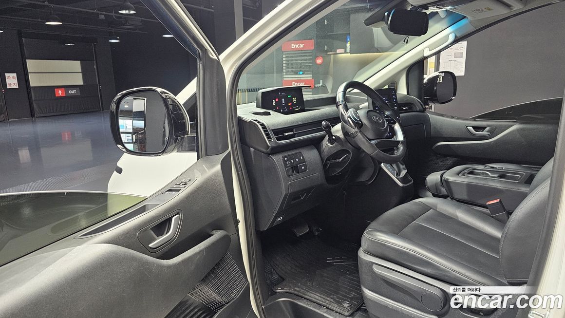 Hyundai Staria 2024