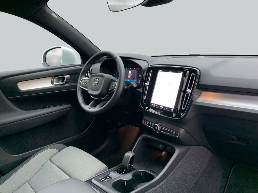 Volvo XC40 2024