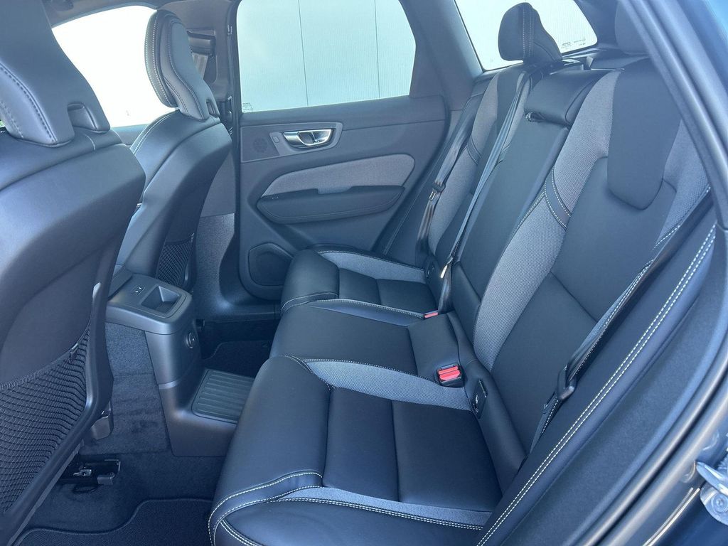 Volvo XC60 2025
